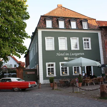 酒店 Im Lustgarten 3*