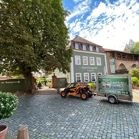 Im Lustgarten 3*